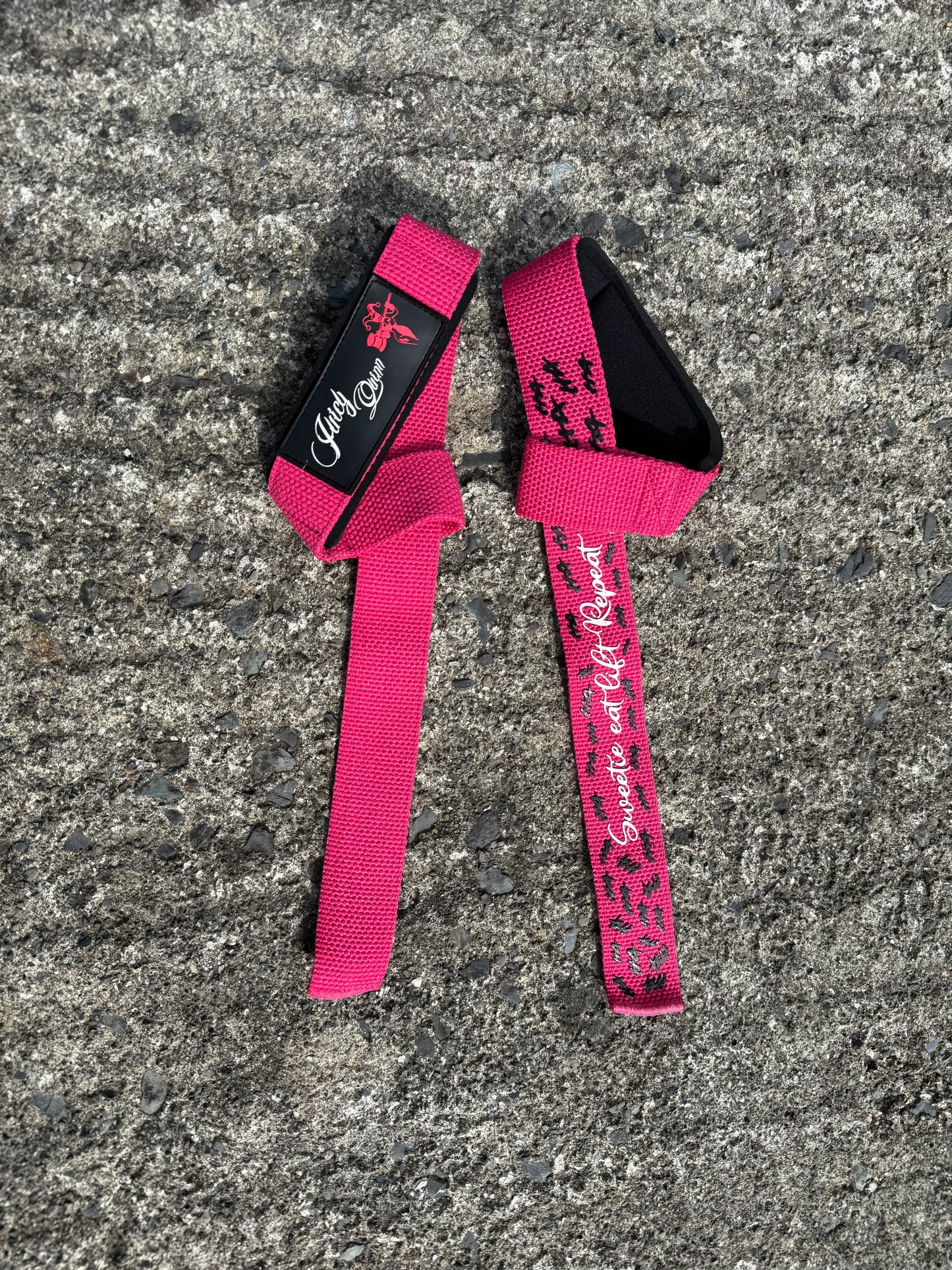 JUICY QUINN | PINK LIFTING STRAPS